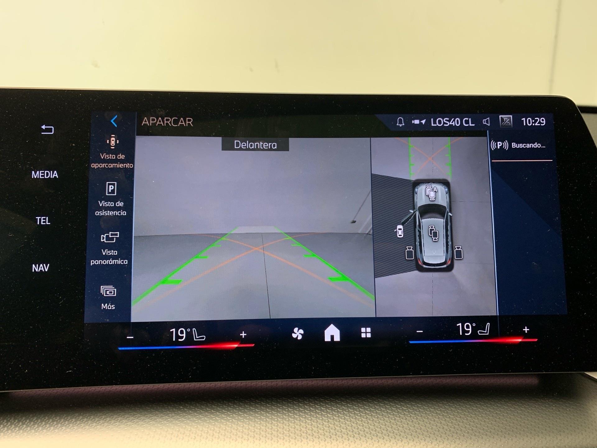 BMW iX1 eDrive20 color Blanco. Año 2025. 150KW(204CV). Eléctrico. En concesionario Automotor Premium Velázquez - Málaga de Málaga