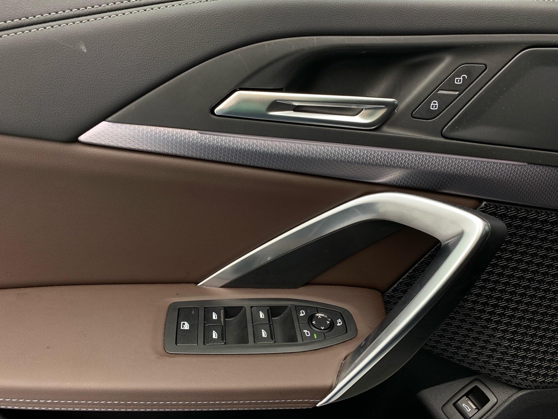 BMW iX1 eDrive20 color Blanco. Año 2025. 150KW(204CV). Eléctrico. En concesionario Automotor Premium Velázquez - Málaga de Málaga