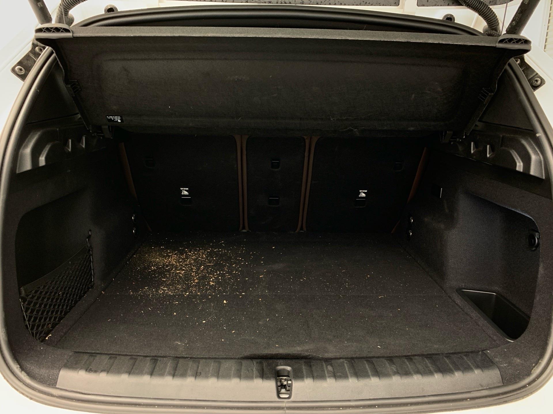 BMW iX1 eDrive20 color Blanco. Año 2025. 150KW(204CV). Eléctrico. En concesionario Automotor Premium Velázquez - Málaga de Málaga