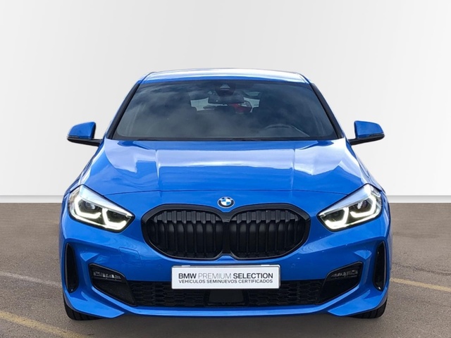 BMW Serie 1 118i color Azul. Año 2023. 103KW(140CV). Gasolina. En concesionario Proa Premium Ibiza de Illes Balears
