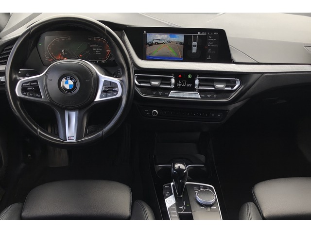 BMW Serie 1 118i color Azul. Año 2023. 103KW(140CV). Gasolina. En concesionario Proa Premium Ibiza de Illes Balears