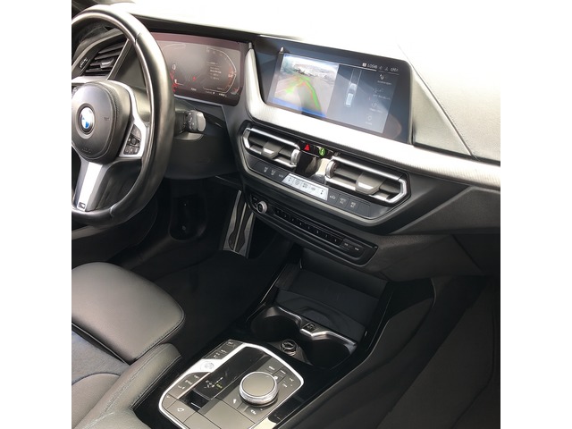 BMW Serie 1 118i color Azul. Año 2023. 103KW(140CV). Gasolina. En concesionario Proa Premium Ibiza de Illes Balears