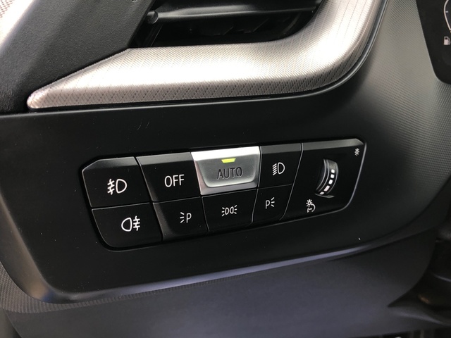 BMW Serie 1 118i color Azul. Año 2023. 103KW(140CV). Gasolina. En concesionario Proa Premium Ibiza de Illes Balears