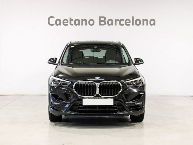 BMW X1 xDrive20i color Negro. Año 2020. 141KW(192CV). Gasolina. En concesionario Barcelona Premium -- GRAN VIA de Barcelona