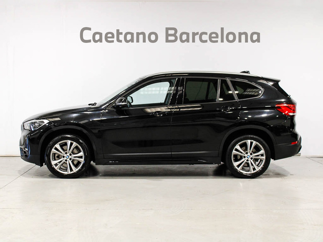 BMW X1 xDrive20i color Negro. Año 2020. 141KW(192CV). Gasolina. En concesionario Barcelona Premium -- GRAN VIA de Barcelona