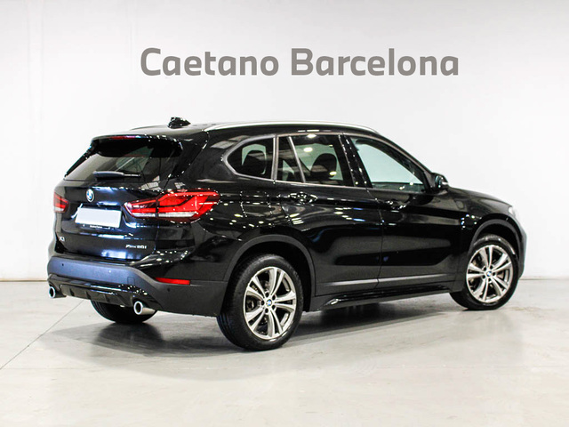 BMW X1 xDrive20i color Negro. Año 2020. 141KW(192CV). Gasolina. En concesionario Barcelona Premium -- GRAN VIA de Barcelona