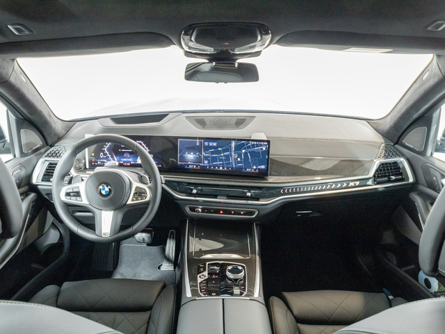 BMW X7 xDrive40d color Gris. Año 2025. 259KW(352CV). Diésel. En concesionario Oliva Motor Girona de Girona