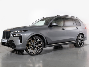 Fotos de BMW X7 xDrive40d color Gris. Año 2025. 259KW(352CV). Diésel. En concesionario Oliva Motor Girona de Girona