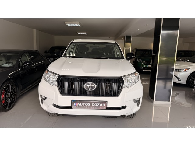 Toyota Land Cruiser 2.8 D-4D GX 150 kW (204 CV)