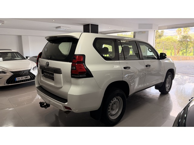 Toyota Land Cruiser 2.8 D-4D GX 150 kW (204 CV)