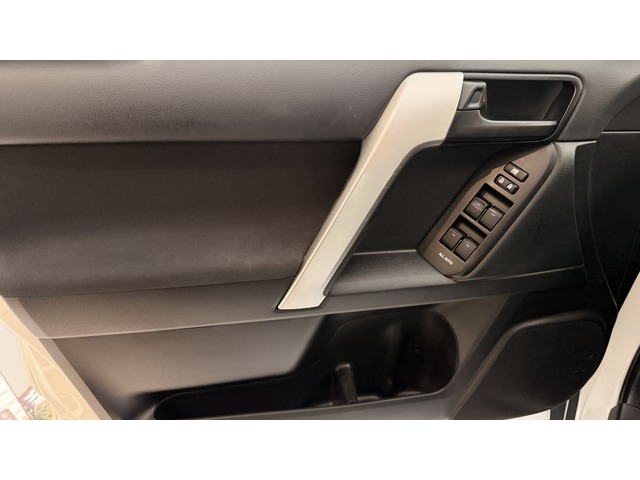 Toyota Land Cruiser 2.8 D-4D GX 150 kW (204 CV)