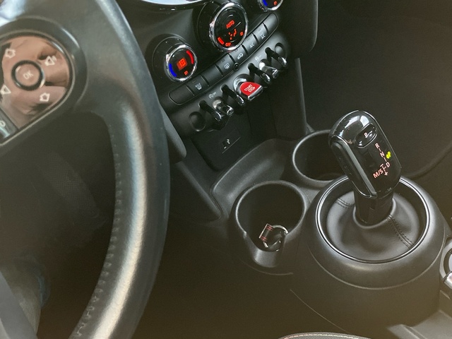 fotoG 16 del MINI MINI 5 Puertas Cooper 100 kW (136 CV) 136cv Gasolina del 2021 en León