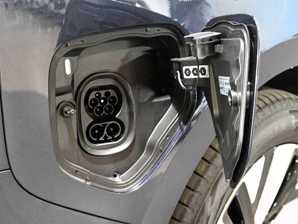 Volkswagen ID. BUZZ Pro 210 kW (286 CV) 9