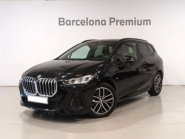 BMW Serie 2 218i Active Tourer color Negro. Año 2022. 100KW(136CV). Gasolina. En concesionario Barcelona Premium -- GRAN VIA de Barcelona