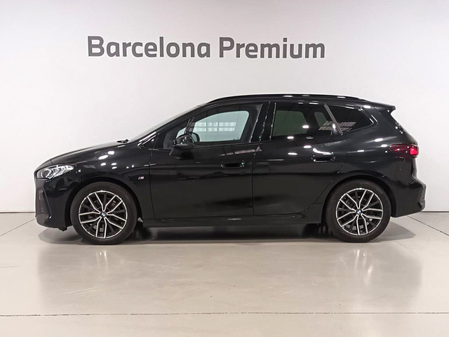 BMW Serie 2 218i Active Tourer color Negro. Año 2022. 100KW(136CV). Gasolina. En concesionario Barcelona Premium -- GRAN VIA de Barcelona
