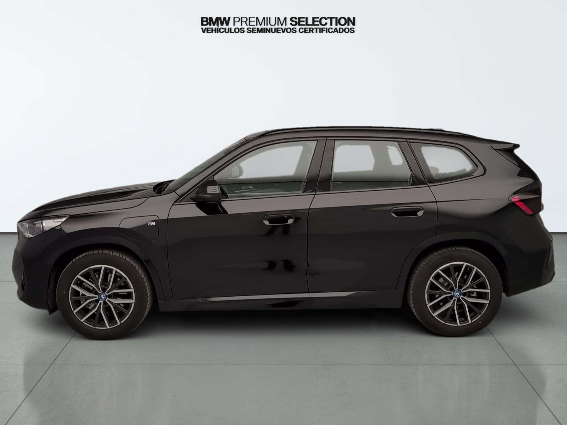 BMW X1 xDrive30e color Negro. Año 2025. 240KW(326CV). Híbrido Electro/Gasolina. En concesionario Automotor Premium Velázquez - Málaga de Málaga