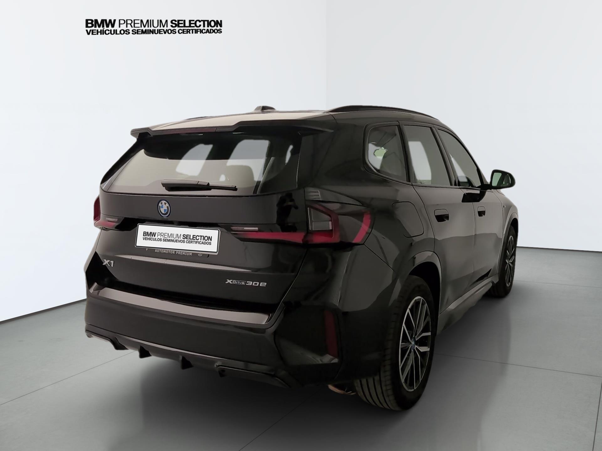 BMW X1 xDrive30e color Negro. Año 2025. 240KW(326CV). Híbrido Electro/Gasolina. En concesionario Automotor Premium Velázquez - Málaga de Málaga