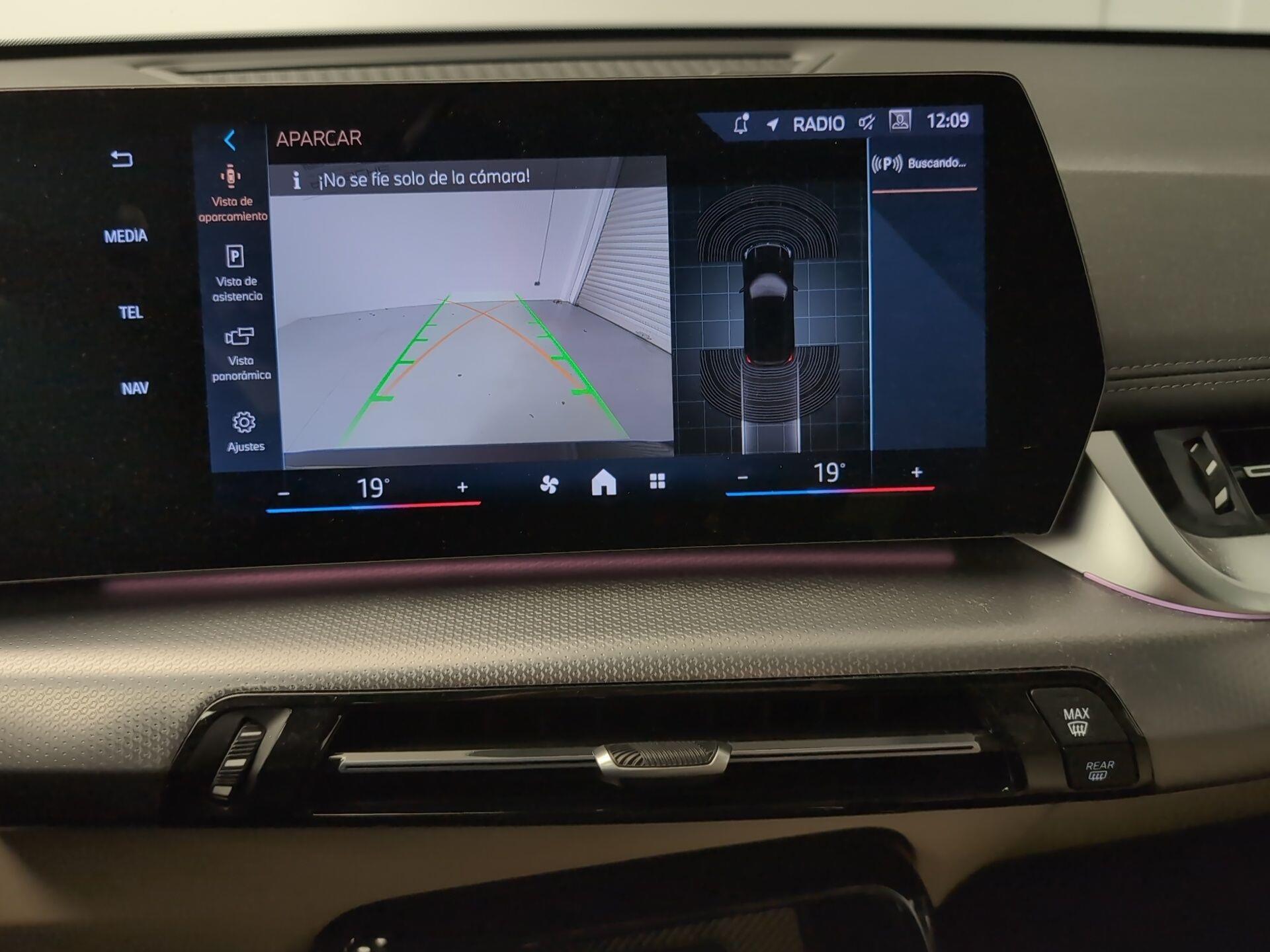 BMW X1 xDrive30e color Negro. Año 2025. 240KW(326CV). Híbrido Electro/Gasolina. En concesionario Automotor Premium Velázquez - Málaga de Málaga