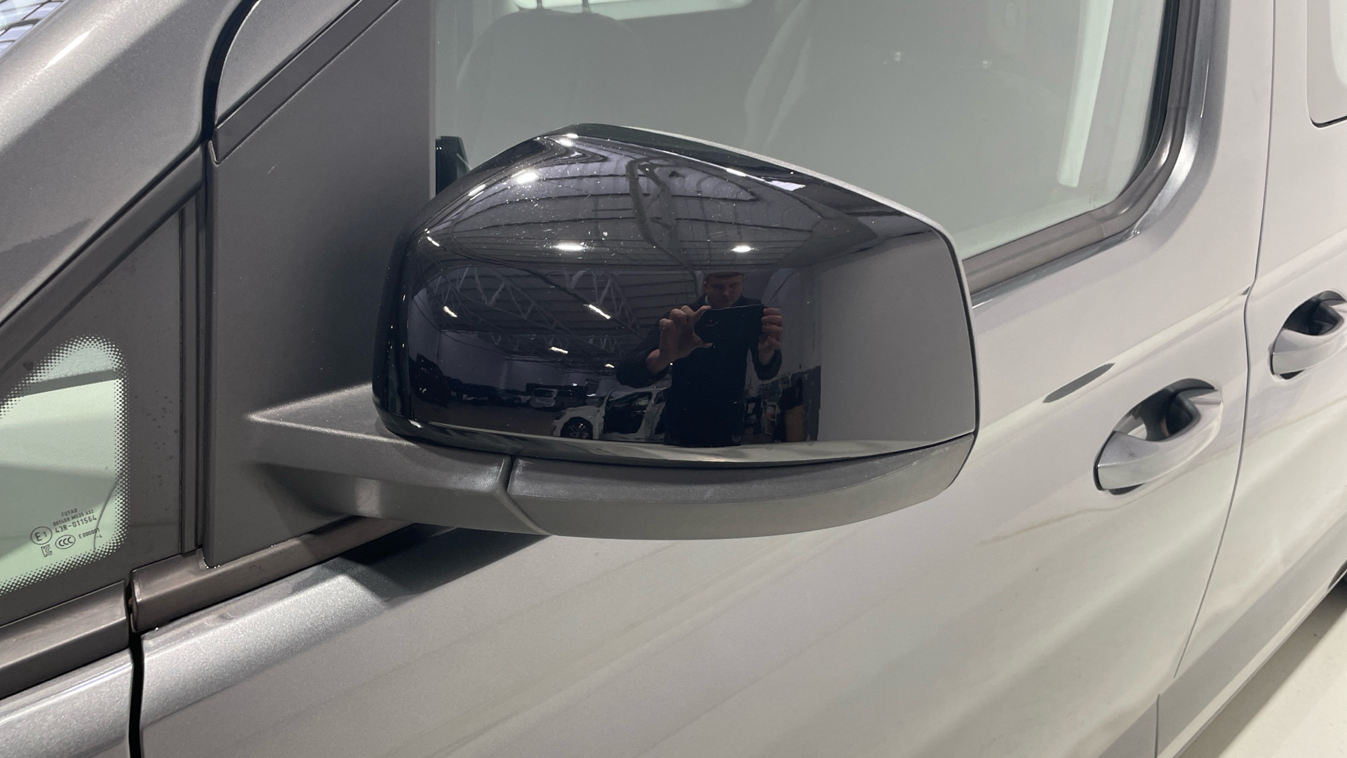 Volkswagen Caddy 2.0 TDI en Barcelona