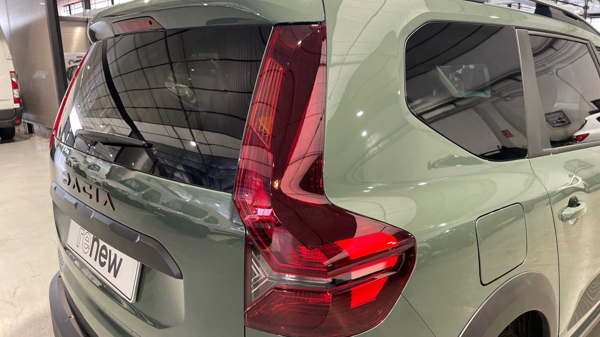 Dacia Jogger Hybrid 140 en Barcelona