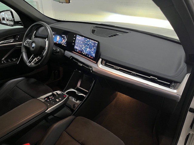 BMW X1 sDrive18d color Blanco. Año 2024. 110KW(150CV). Diésel. En concesionario Amiocar S.A. de Coruña