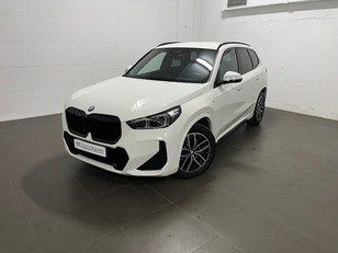 Fotos de BMW X1 sDrive18d color Blanco. Año 2024. 110KW(150CV). Diésel. En concesionario Amiocar S.A. de Coruña