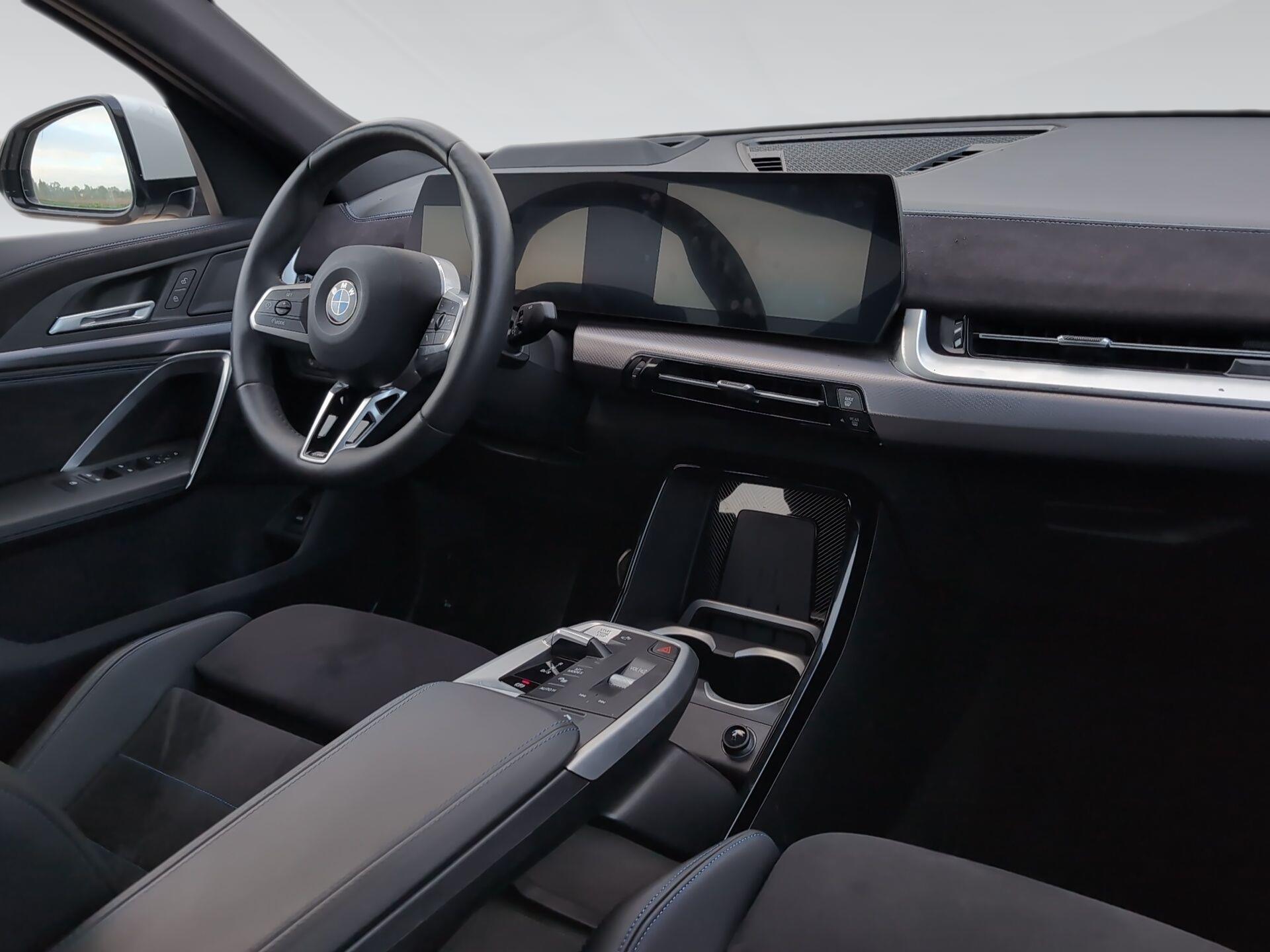 BMW X2 sDrive20d color Blanco. Año 2025. 120KW(163CV). Diésel. En concesionario Automotor Premium Viso - Málaga de Málaga