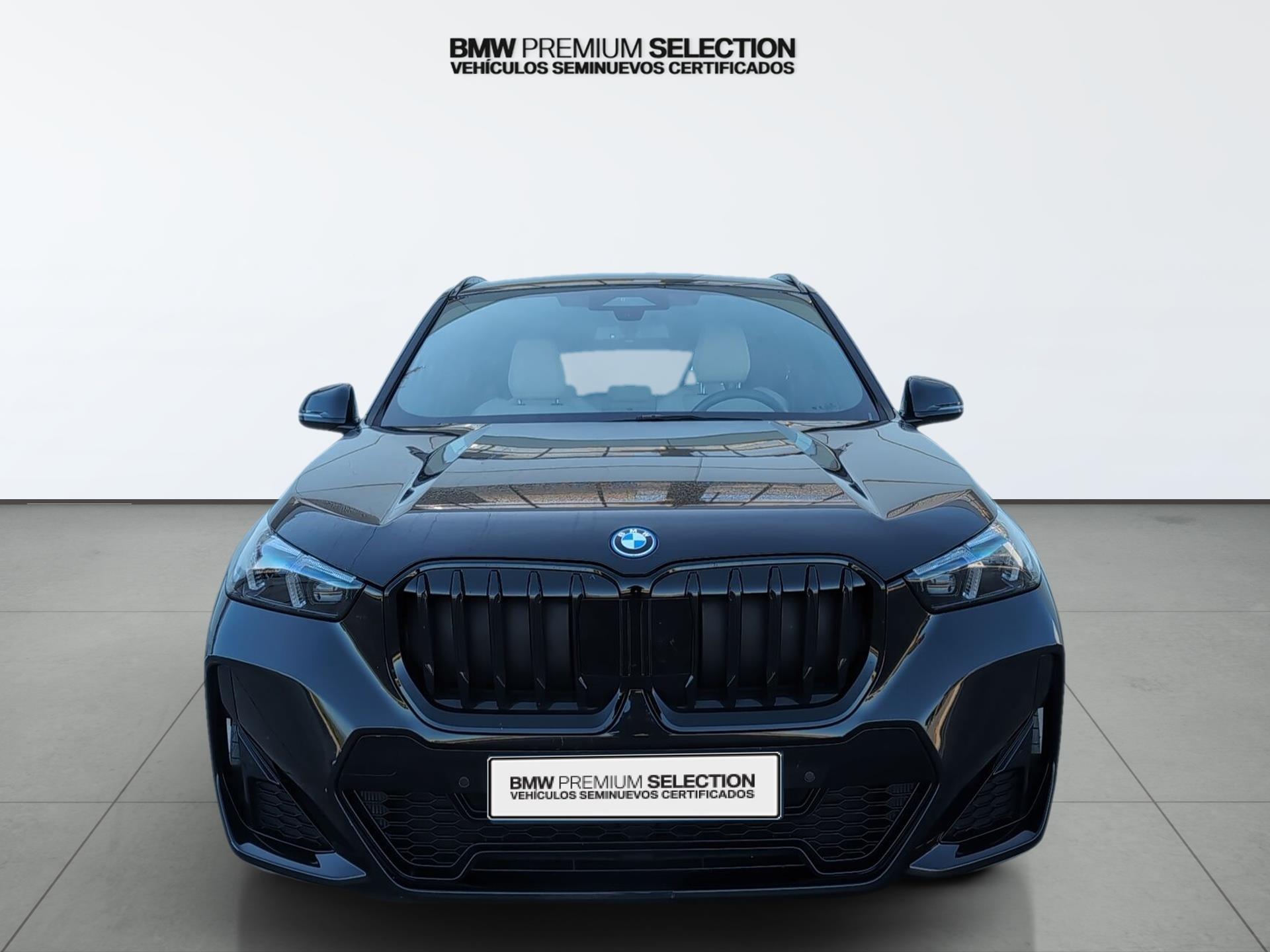 BMW X1 xDrive30e color Negro. Año 2025. 240KW(326CV). Híbrido Electro/Gasolina. En concesionario Automotor Premium Velázquez - Málaga de Málaga