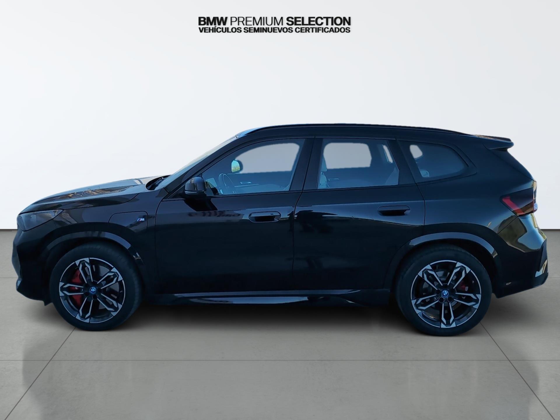BMW X1 xDrive30e color Negro. Año 2025. 240KW(326CV). Híbrido Electro/Gasolina. En concesionario Automotor Premium Velázquez - Málaga de Málaga