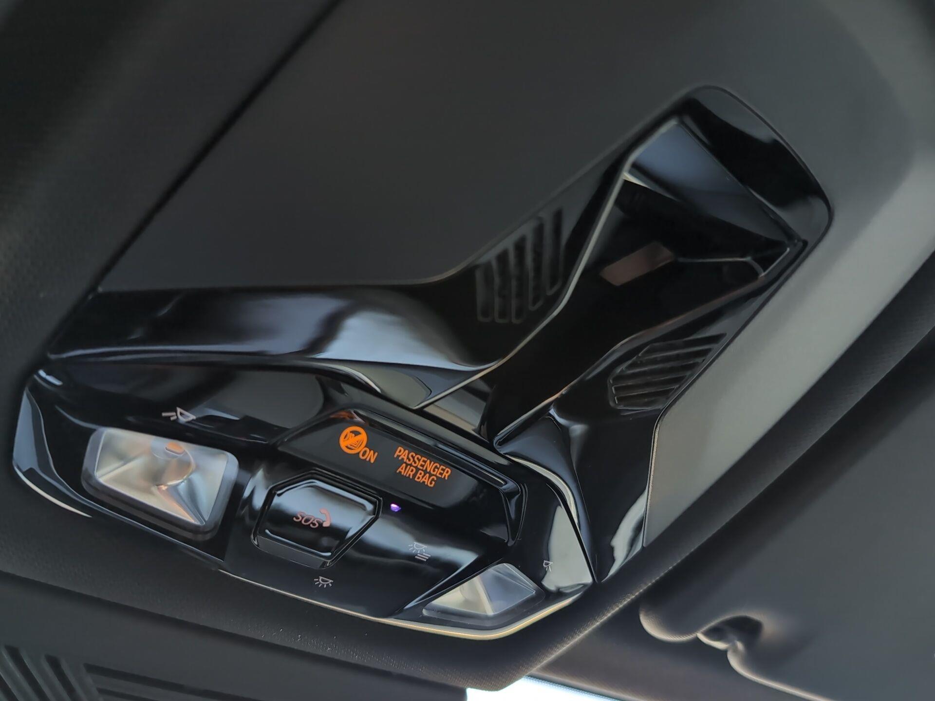 BMW X1 xDrive30e color Negro. Año 2025. 240KW(326CV). Híbrido Electro/Gasolina. En concesionario Automotor Premium Velázquez - Málaga de Málaga