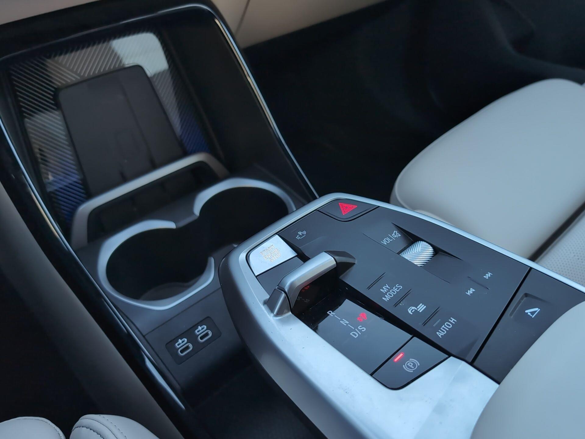 BMW X1 sDrive20i color Verde. Año 2025. 125KW(170CV). Gasolina. En concesionario Automotor Premium Viso - Málaga de Málaga