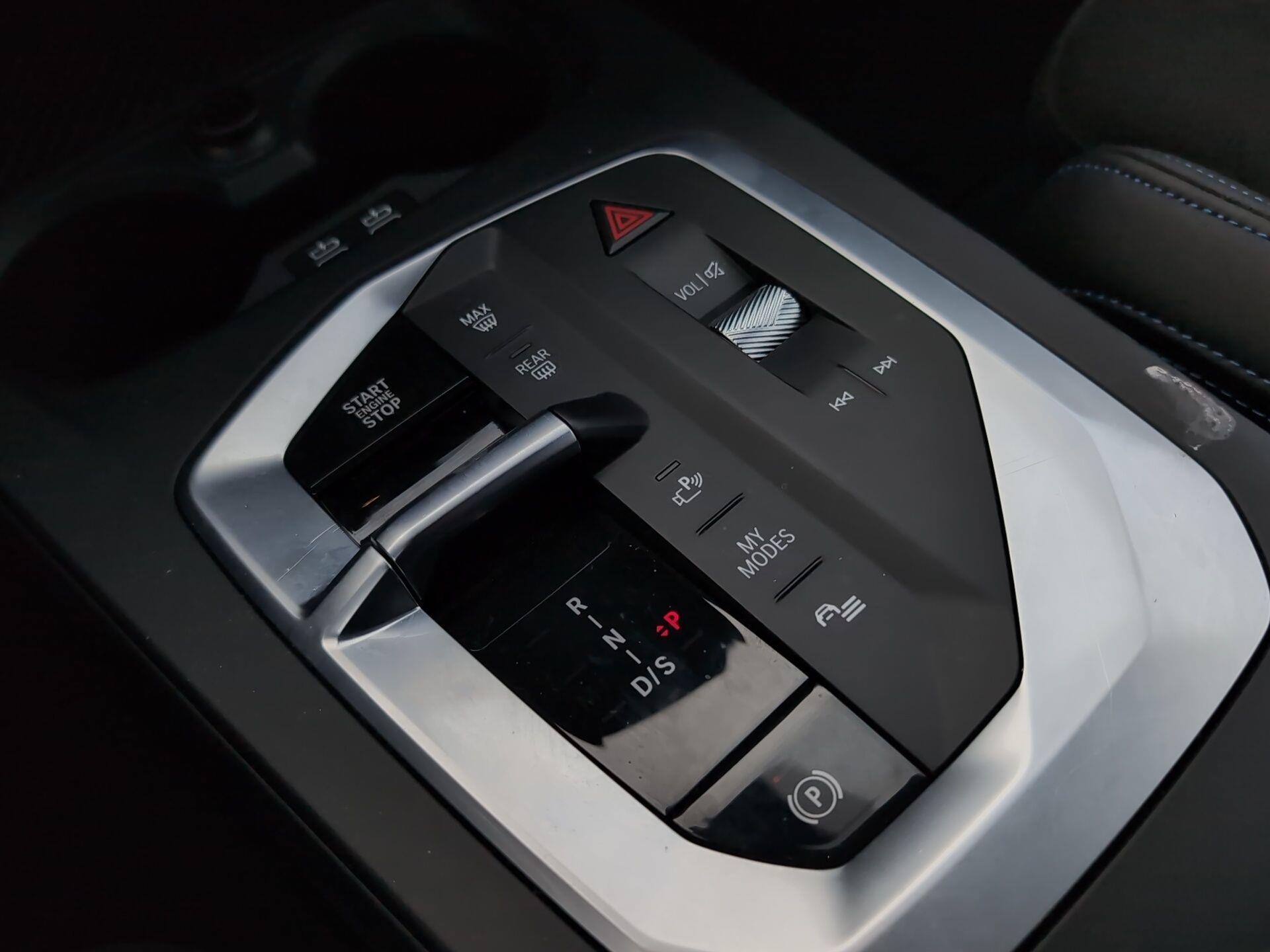 BMW Serie 1 120i color Gris. Año 2025. 125KW(170CV). Gasolina. En concesionario Automotor Premium Viso - Málaga de Málaga