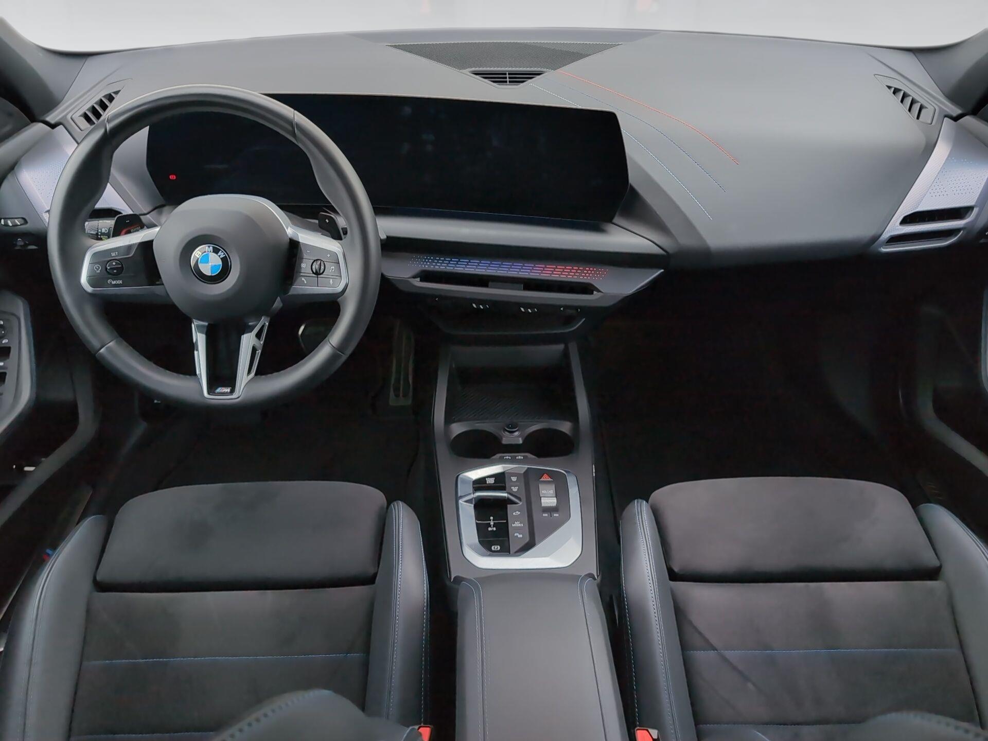 BMW Serie 1 120i color Blanco. Año 2025. 125KW(170CV). Gasolina. En concesionario Automotor Premium Viso - Málaga de Málaga