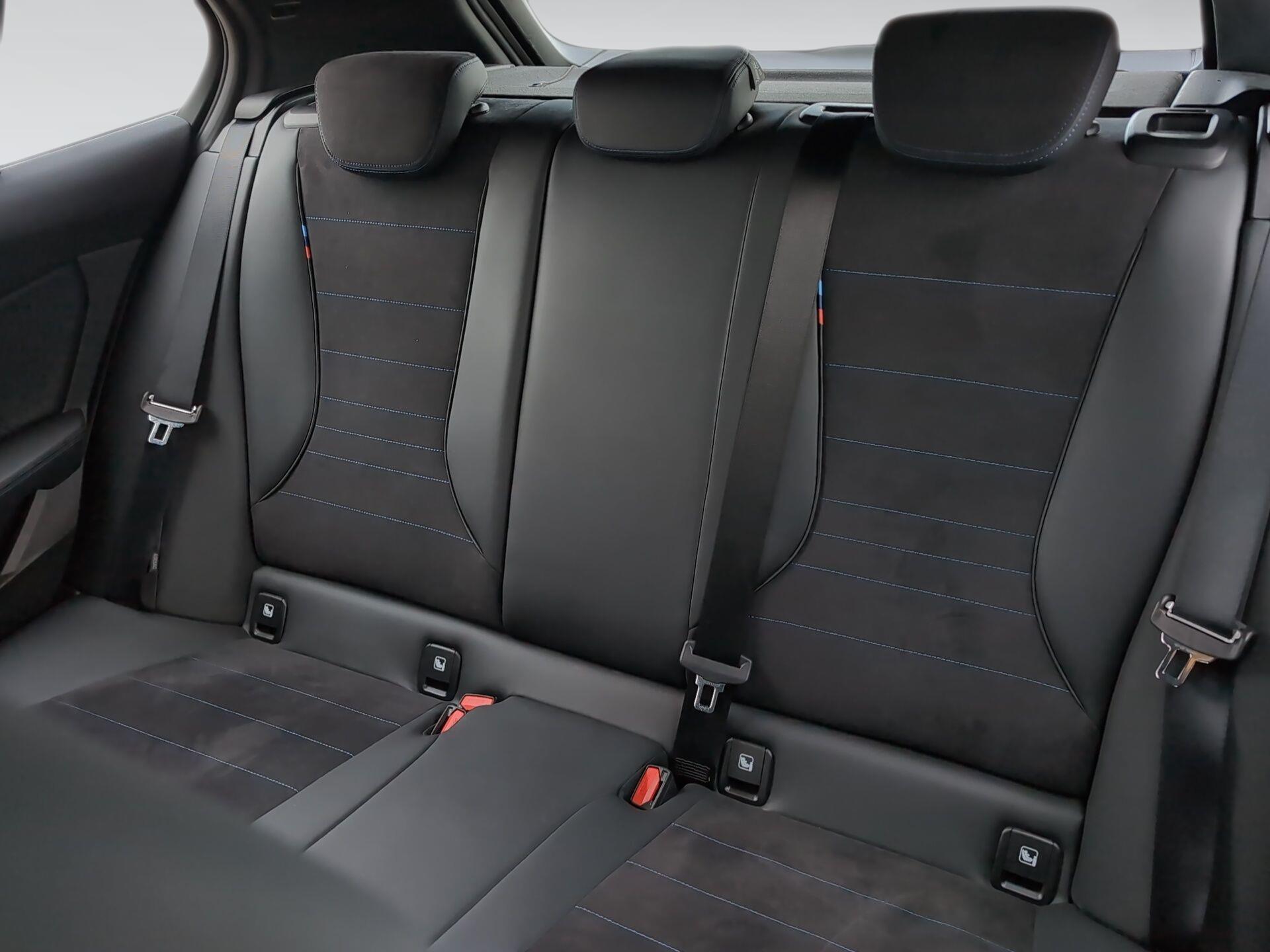 BMW Serie 1 120i color Blanco. Año 2025. 125KW(170CV). Gasolina. En concesionario Automotor Premium Viso - Málaga de Málaga