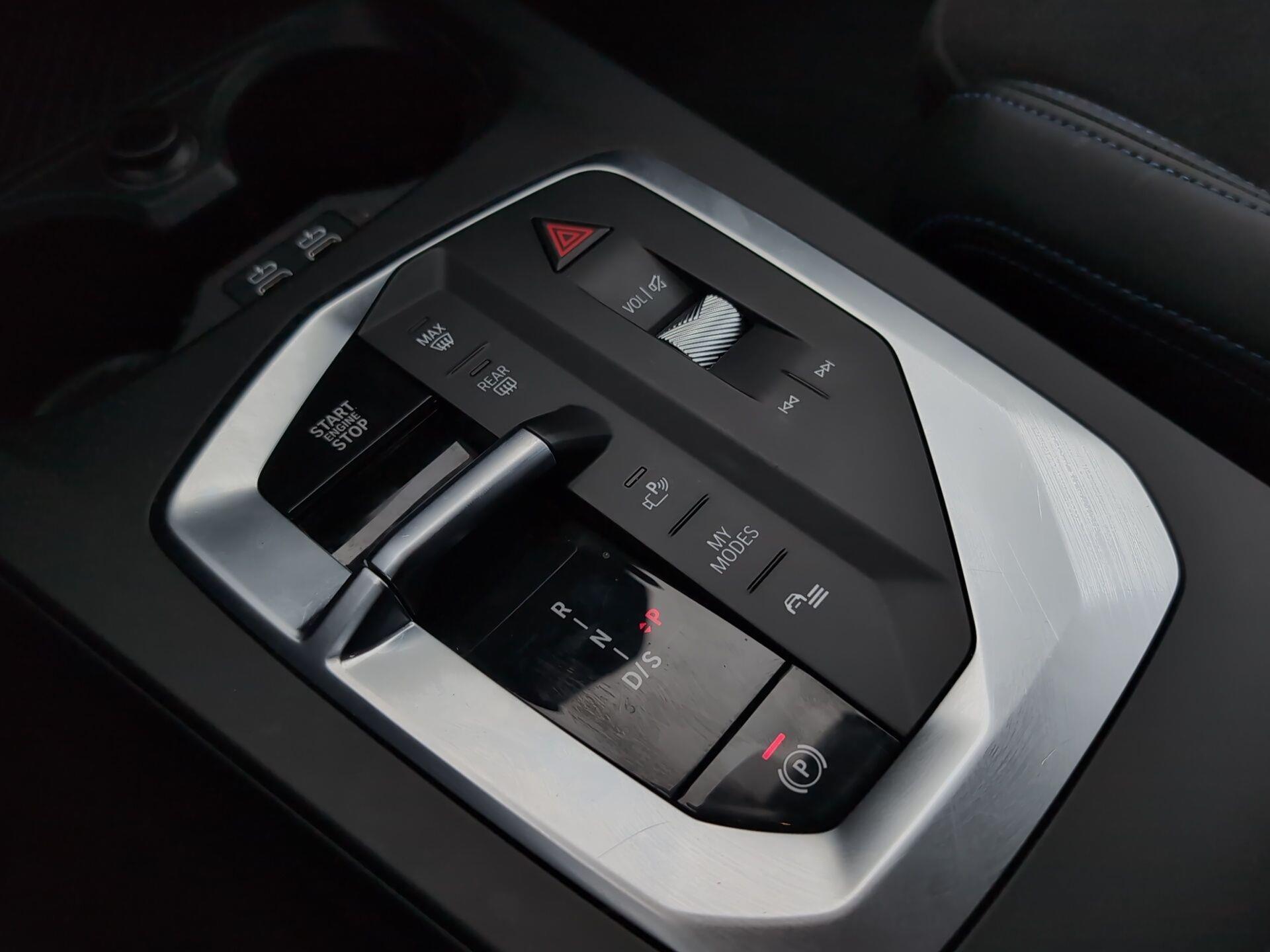 BMW Serie 1 120i color Blanco. Año 2025. 125KW(170CV). Gasolina. En concesionario Automotor Premium Viso - Málaga de Málaga