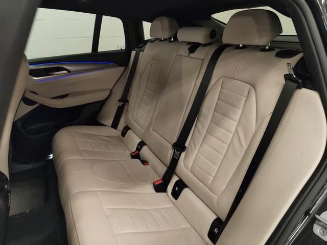 BMW X4 xDrive20d color Gris. Año 2021. 140KW(190CV). Diésel. En concesionario Autoberón de La Rioja