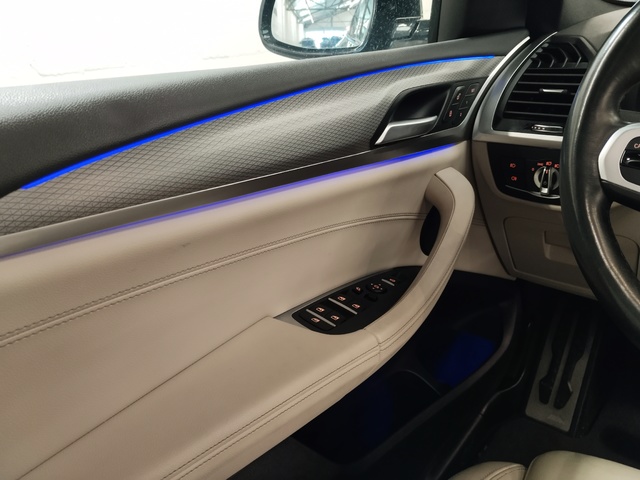 BMW X4 xDrive20d color Gris. Año 2021. 140KW(190CV). Diésel. En concesionario Autoberón de La Rioja