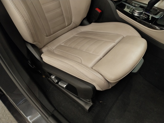 BMW X4 xDrive20d color Gris. Año 2021. 140KW(190CV). Diésel. En concesionario Autoberón de La Rioja