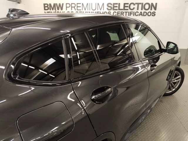 BMW X4 xDrive20d color Gris. Año 2021. 140KW(190CV). Diésel. En concesionario Autoberón de La Rioja