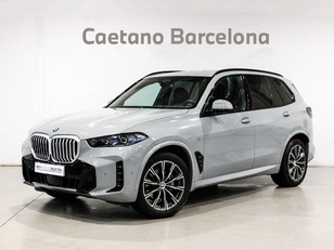 Fotos de BMW X5 xDrive30d color Gris. Año 2025. 219KW(298CV). Diésel. En concesionario Barcelona Premium -- GRAN VIA de Barcelona