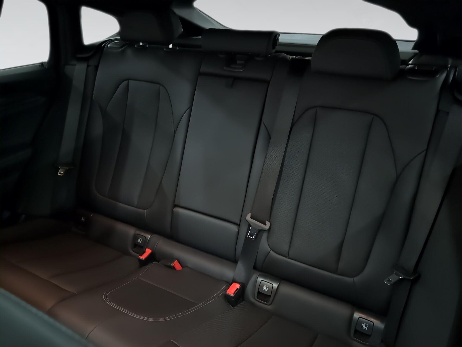 BMW X4 xDrive30d color Negro. Año 2025. 210KW(286CV). Diésel. En concesionario Automotor Premium Viso - Málaga de Málaga