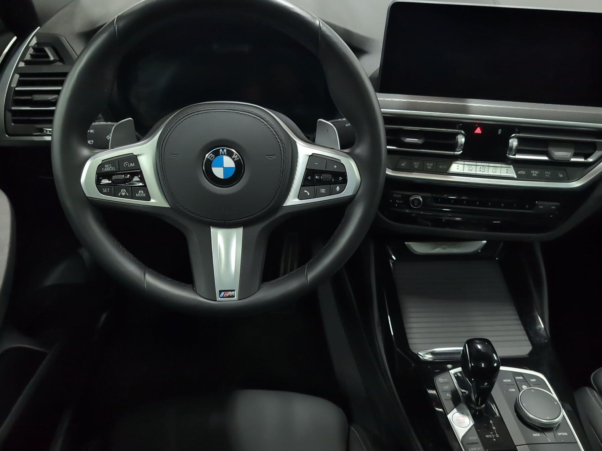 BMW X4 xDrive30d color Negro. Año 2025. 210KW(286CV). Diésel. En concesionario Automotor Premium Viso - Málaga de Málaga