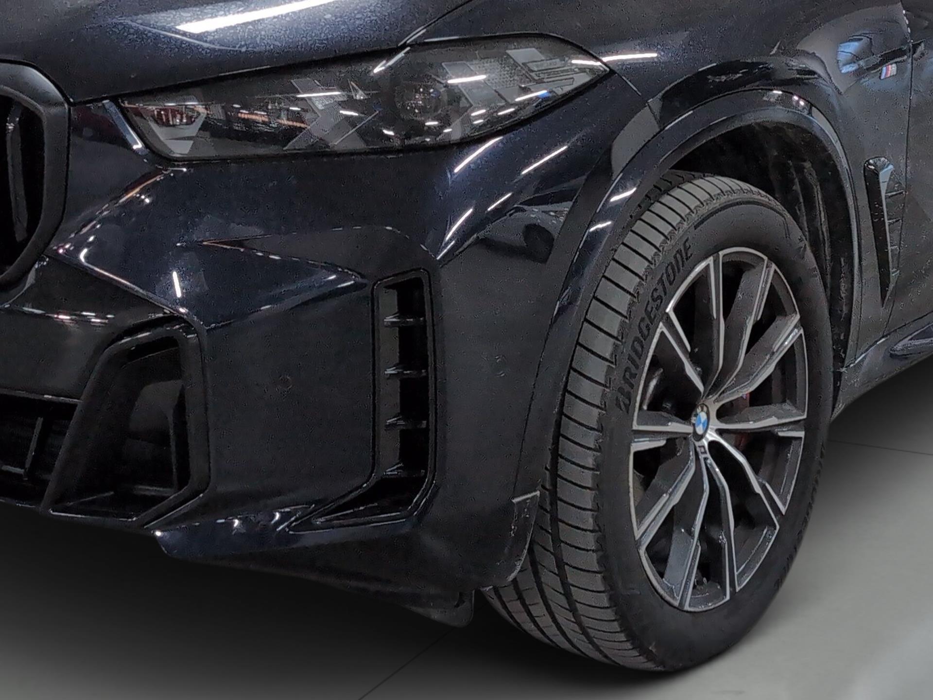 BMW X5 xDrive40d color Negro. Año 2025. 259KW(352CV). Diésel. En concesionario Automotor Premium Velázquez - Málaga de Málaga