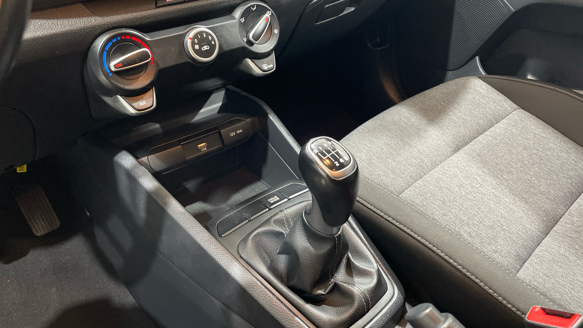 Kia Stonic 1.0 T-GDi MHEV en Barcelona