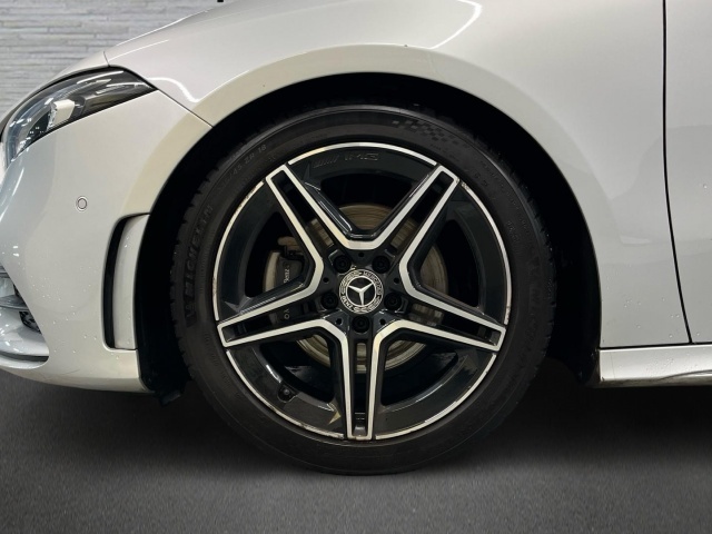 Mercedes-Benz Clase A 180 100 kW (136 CV)