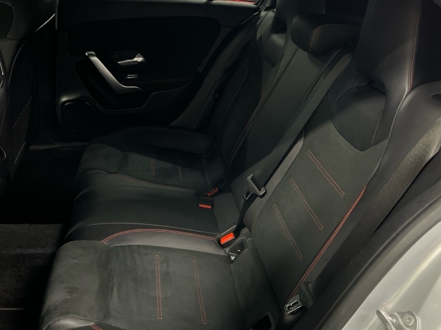 Mercedes-Benz Clase A 180 100 kW (136 CV)