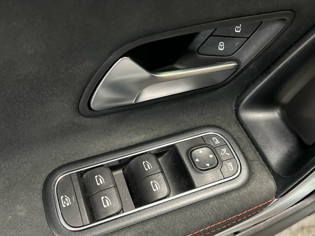 Mercedes-Benz Clase A 180 100 kW (136 CV)