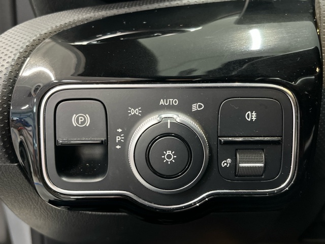 Mercedes-Benz Clase A 180 100 kW (136 CV)