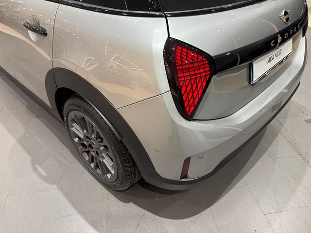 fotoG 30 del MINI MINI Cooper 5 Puertas C 115 kW (156 CV) 156cv Gasolina del 2025 en Almería