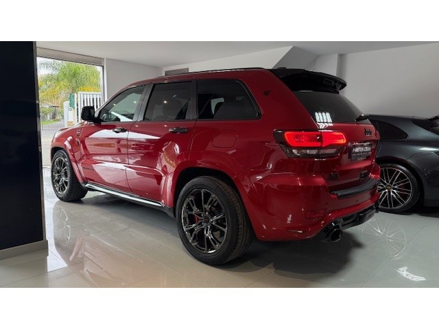 Jeep Grand Cherokee 6.4 V8 Hemi SRT 344 kW (468 CV)